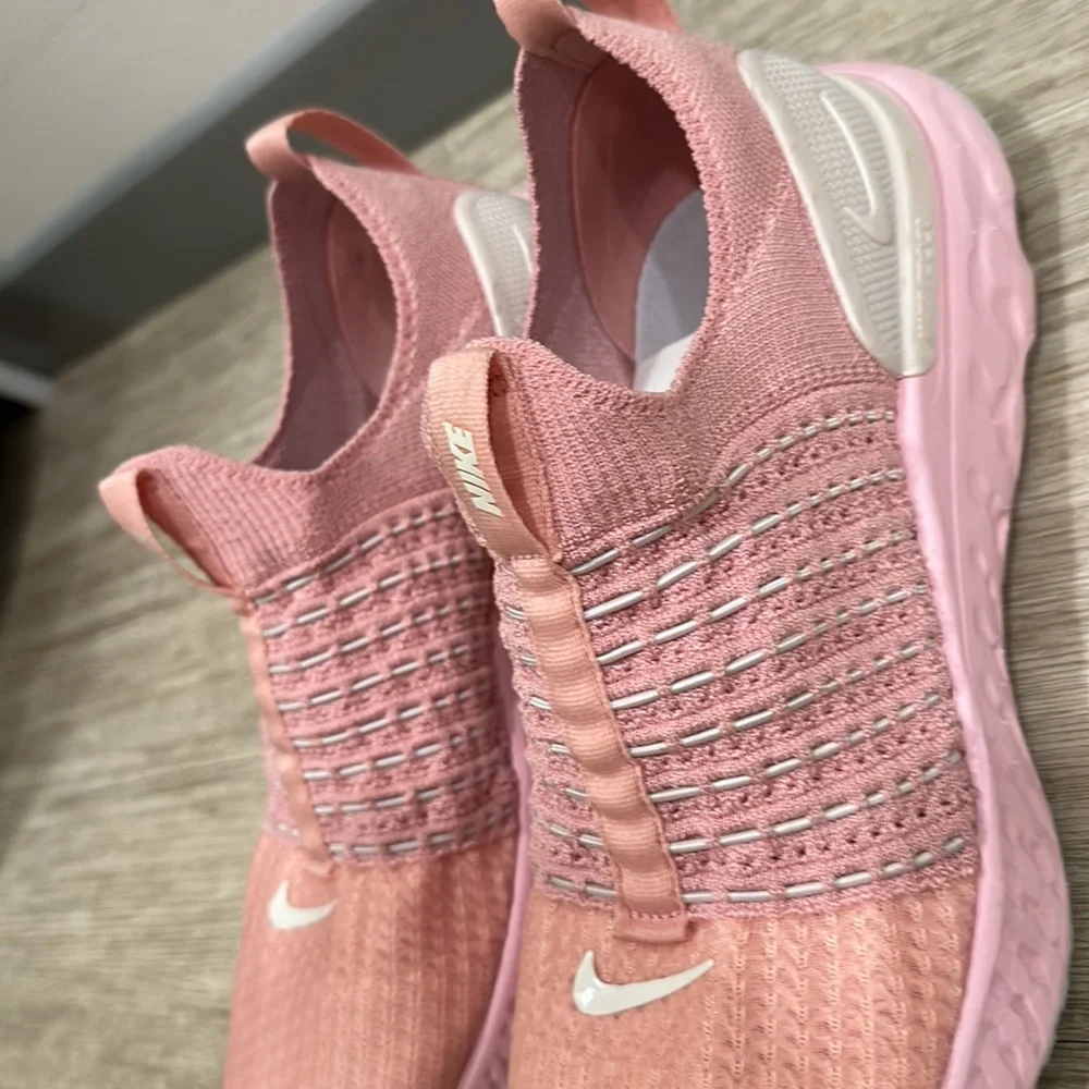 Nike women active sport shoes, size 9, pink color